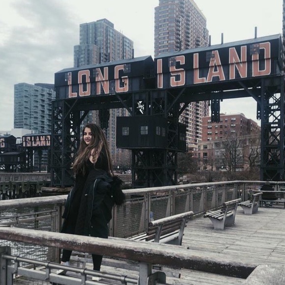 Meet your Posher, Sasha - Picture 1 of 1